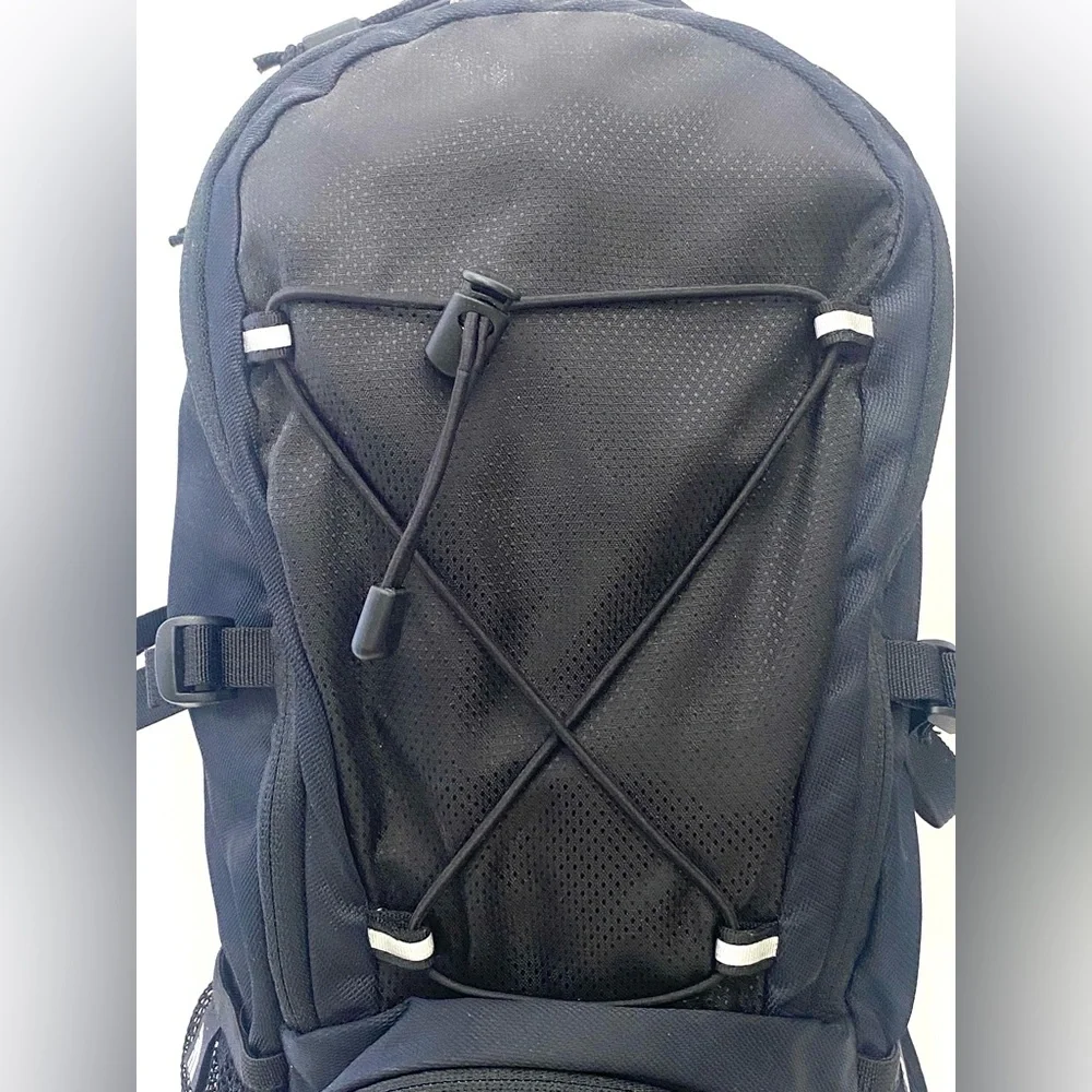 North Face UNISEX Black Flight DayPack/Backpack/Hydration Pack